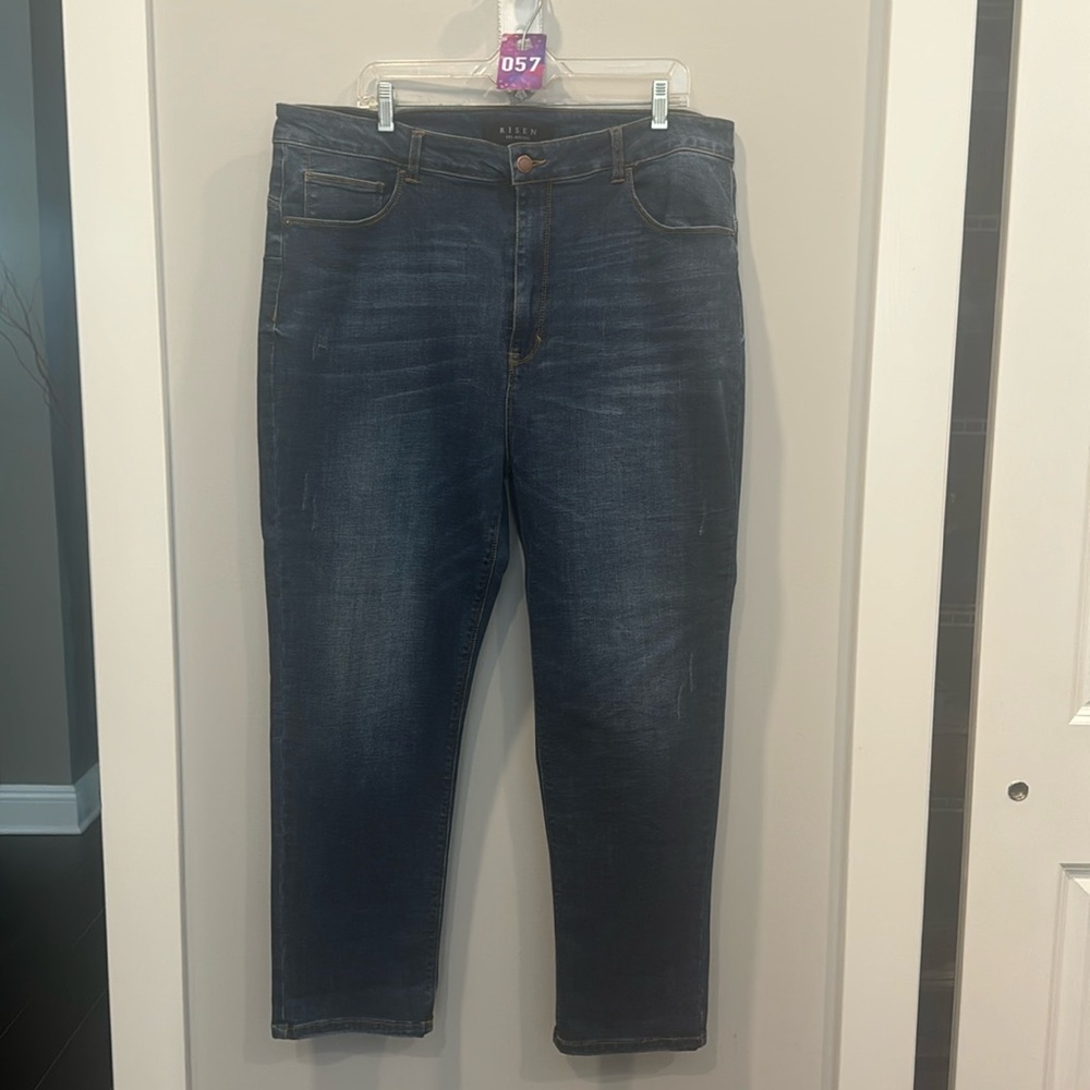 Risen Straight Leg Jeans